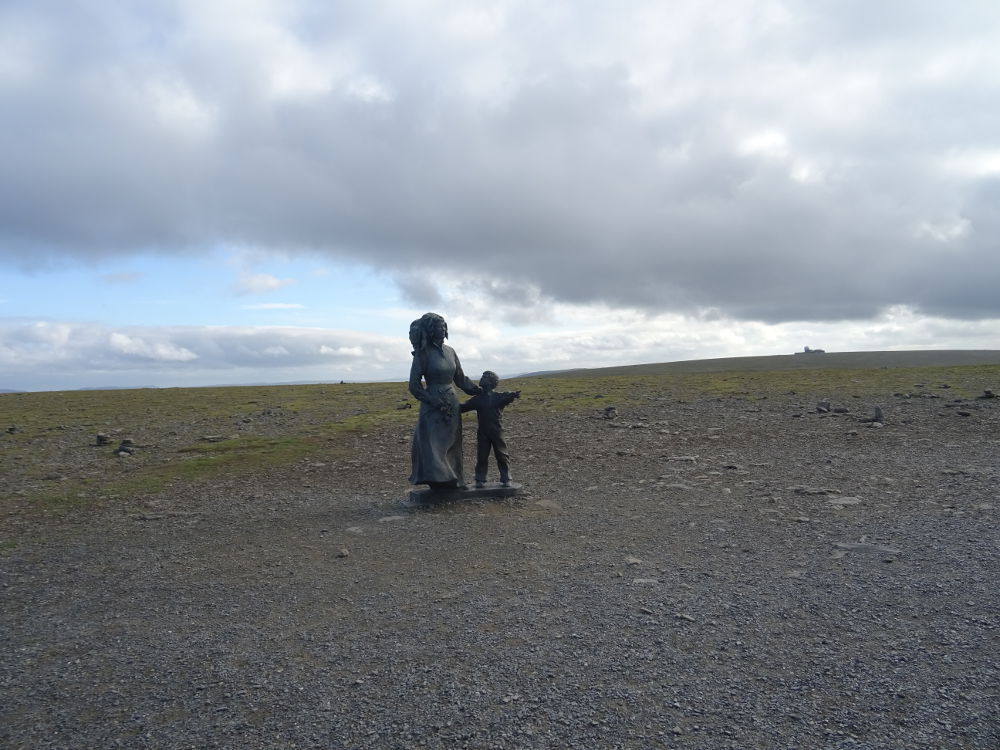 Nordkapp - mom and son