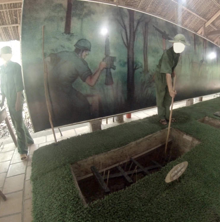 Vietnam - Cu Chi tunnel - Vietcong traps