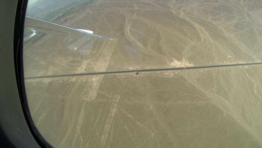 Perú - Líneas de Nazca - Lagarto Àrbol Manos desde el avión