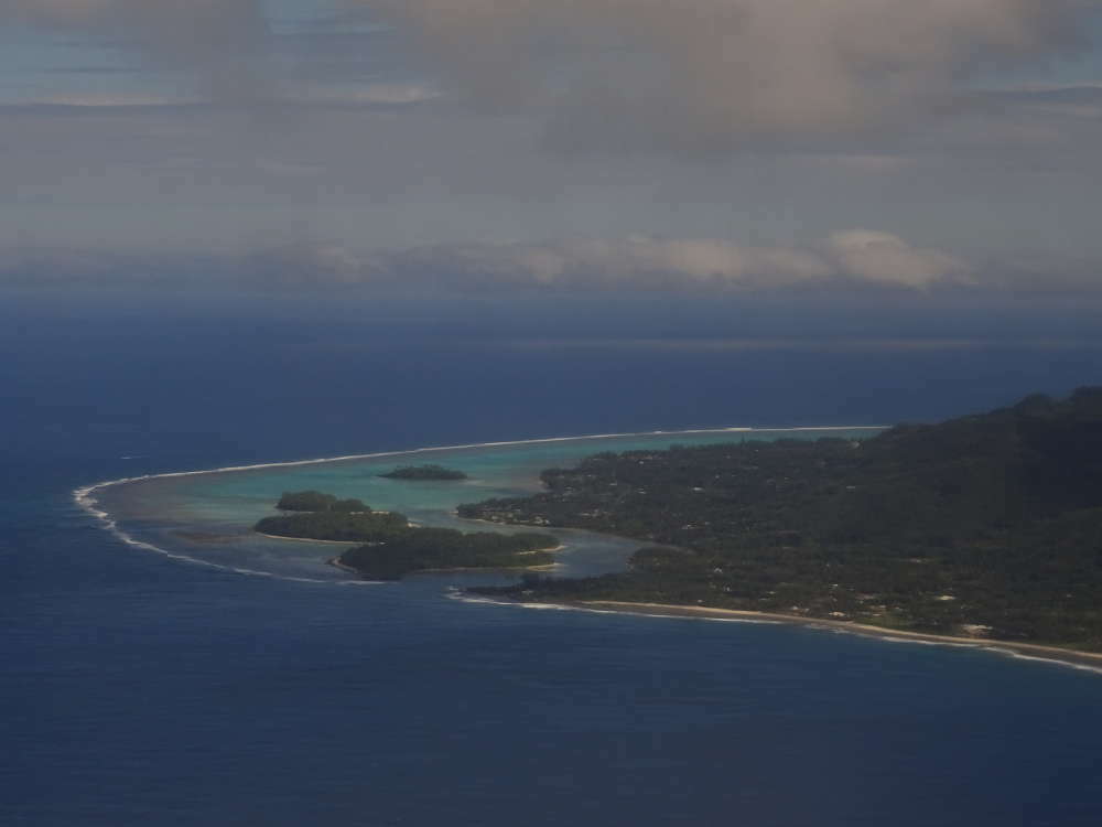 Isole Cook - Rarotonga dall'aereo