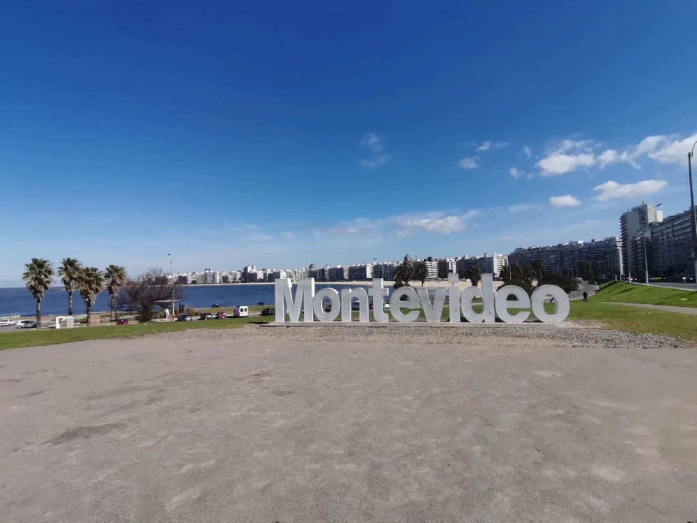 Scritta - Montevideo Uruguay